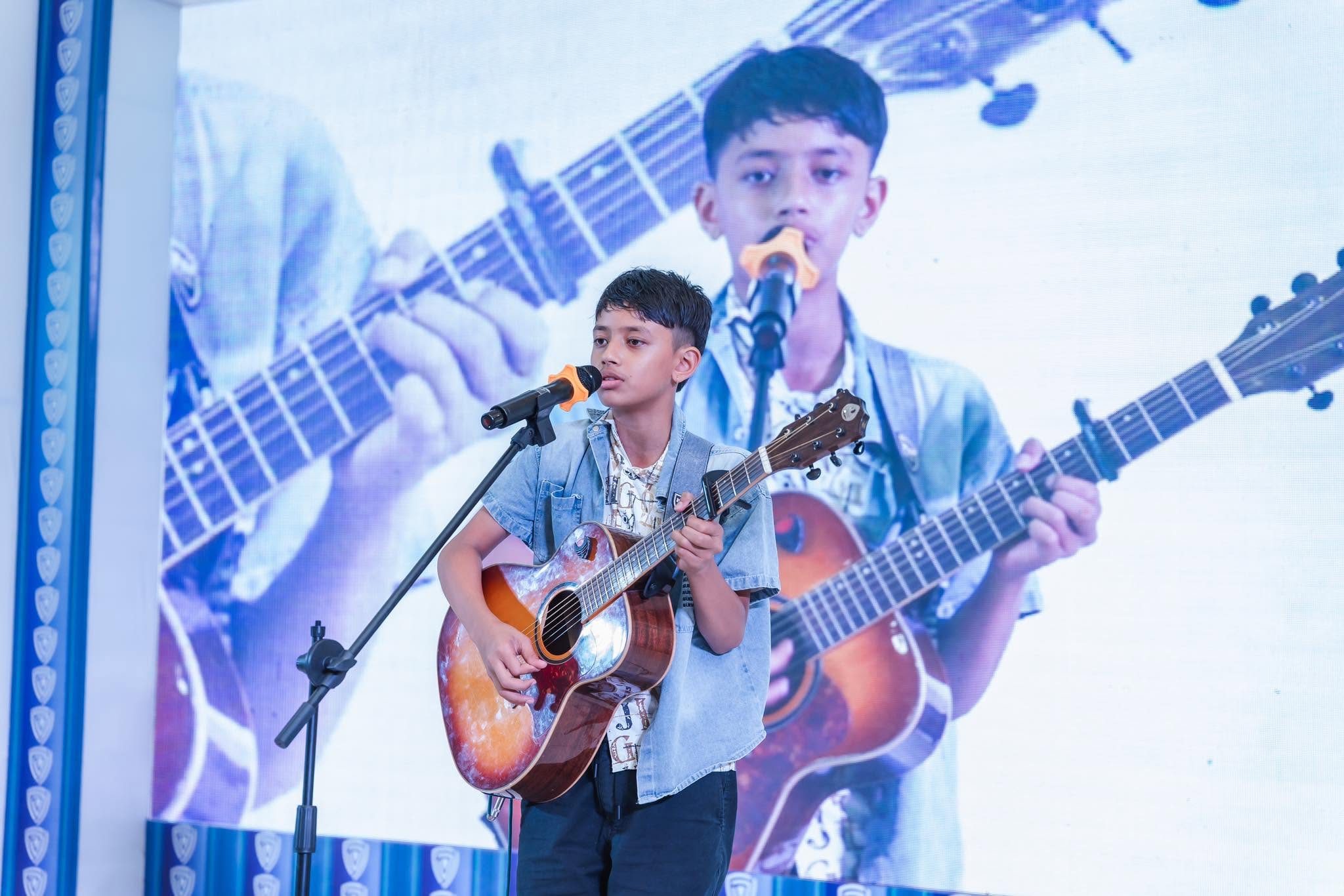 gallery guitar 3